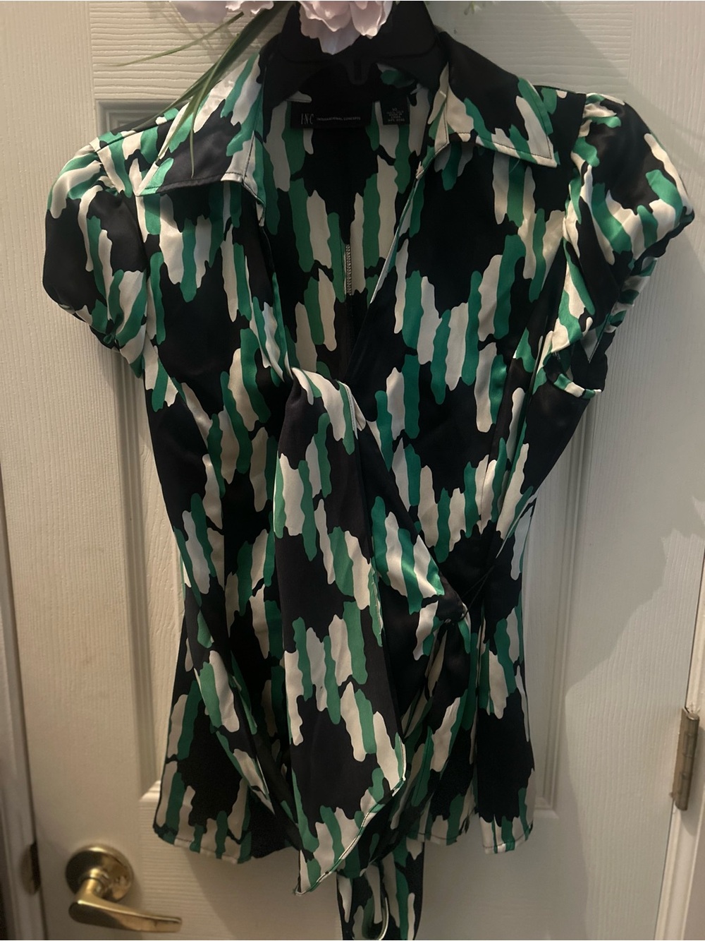INC International Concepts Black, Green & White Abstract Wrap Blouse size 10.